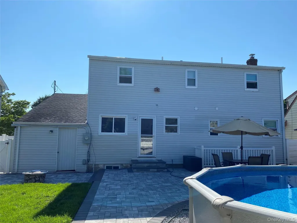 661 Tabor Place East Meadow NY 11554