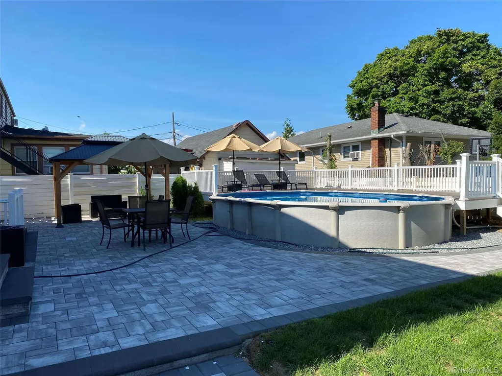 661 Tabor Place East Meadow NY 11554