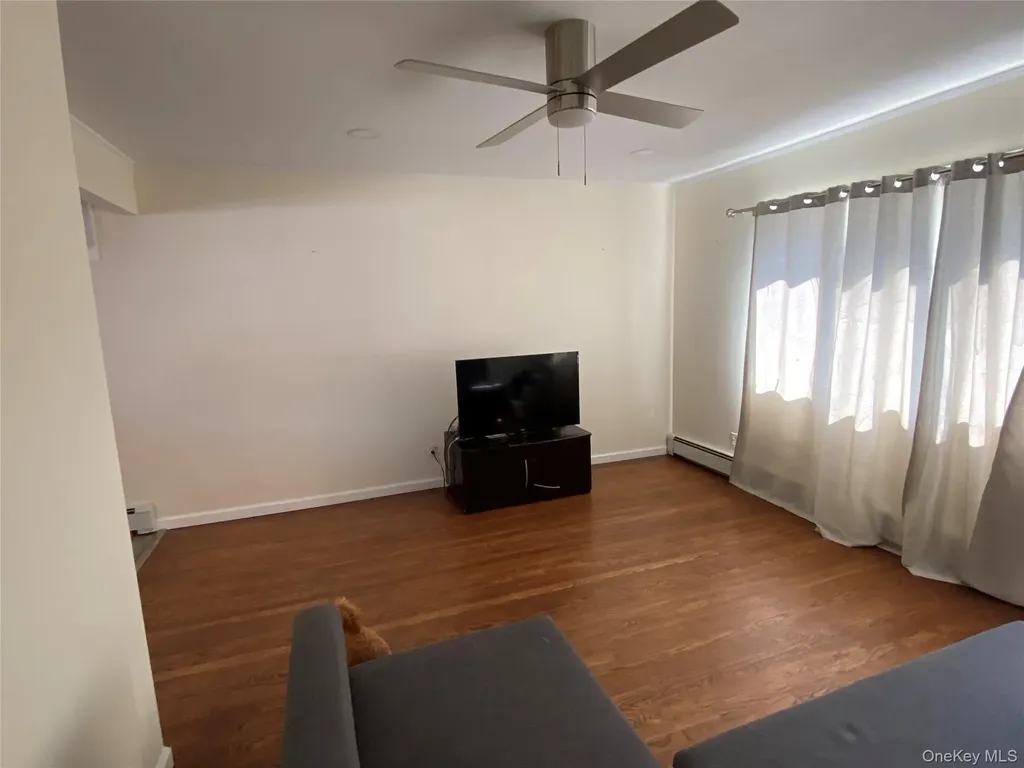 661 Tabor Place East Meadow NY 11554