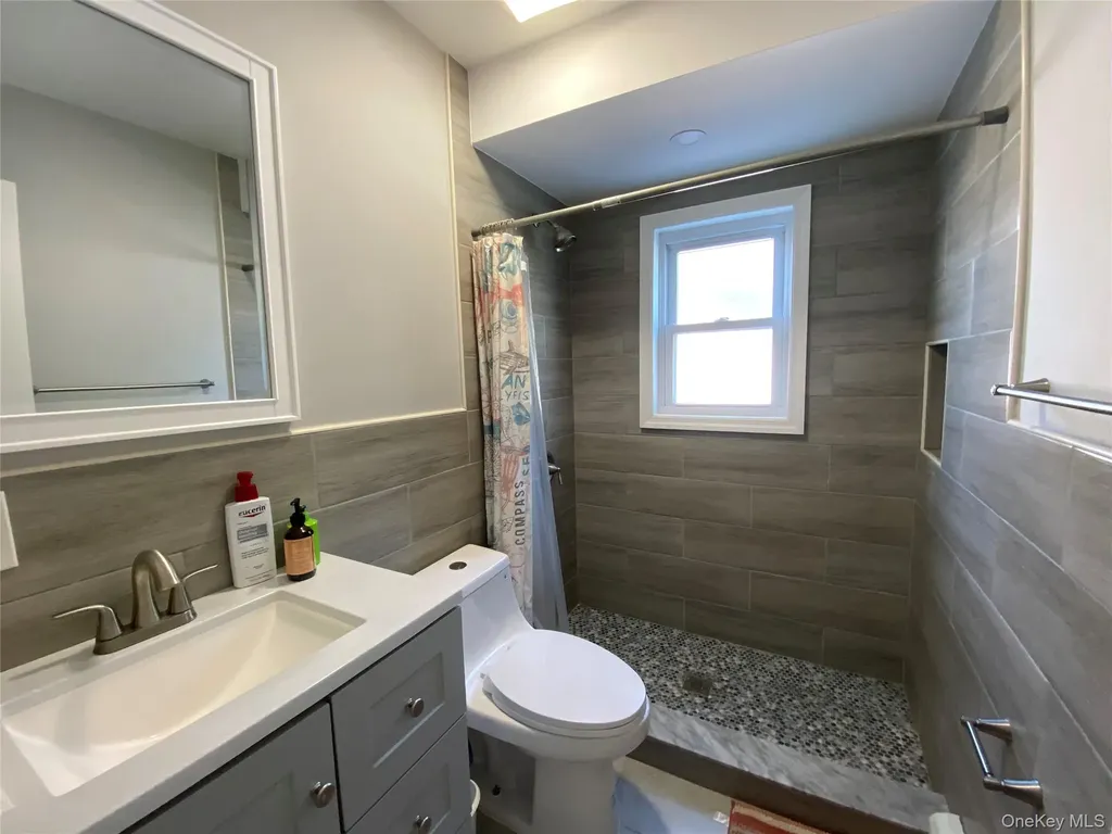 661 Tabor Place East Meadow NY 11554