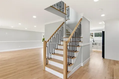 31 Underhill Avenue Syosset NY 11791