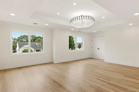 31 Underhill Avenue Syosset NY 11791