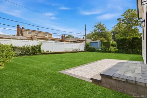 31 Underhill Avenue Syosset NY 11791