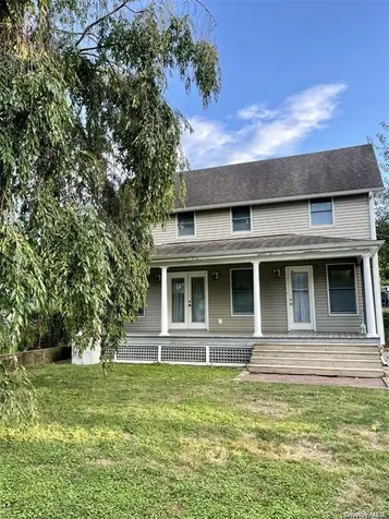 29 1/2 Woolsey Avenue Glen Cove NY 11542