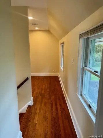 29 1/2 Woolsey Avenue Glen Cove NY 11542