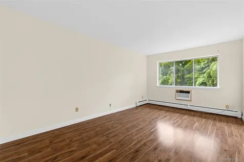 47 Coachlight Square Montrose NY 10548