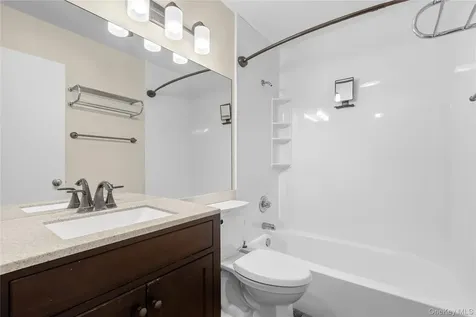47 Coachlight Square Montrose NY 10548