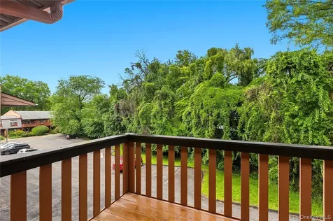 47 Coachlight Square Montrose NY 10548