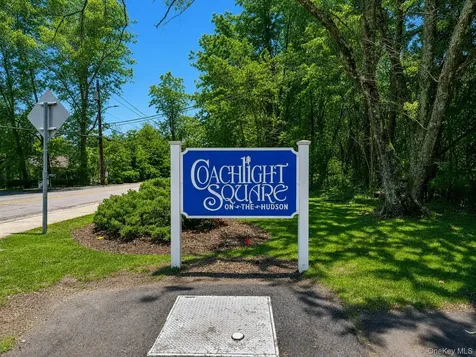 47 Coachlight Square Montrose NY 10548