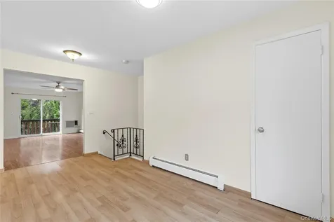 47 Coachlight Square Montrose NY 10548