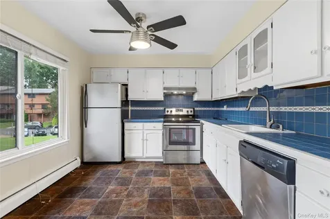 47 Coachlight Square Montrose NY 10548