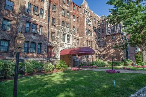 23 Old Mamaroneck Road White Plains NY 10605