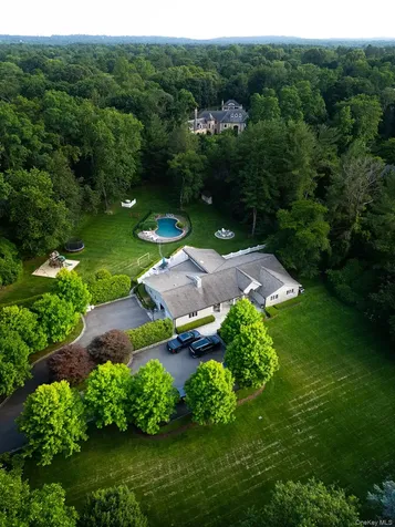 153 Brookville Lane Glen Head NY 11545