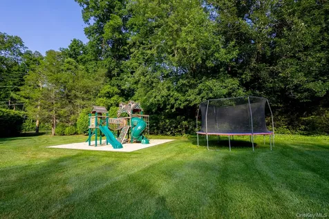 153 Brookville Lane Glen Head NY 11545