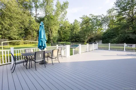 153 Brookville Lane Glen Head NY 11545