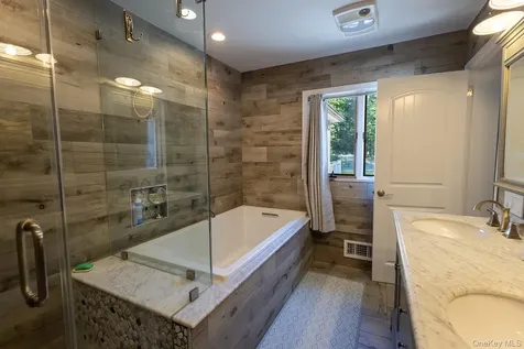 153 Brookville Lane Glen Head NY 11545