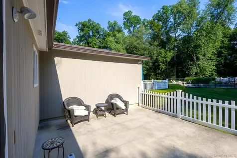 153 Brookville Lane Glen Head NY 11545