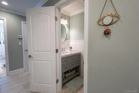 153 Brookville Lane Glen Head NY 11545