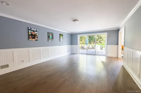 153 Brookville Lane Glen Head NY 11545