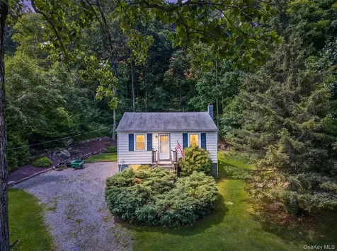 19 Oak Ridge Drive Putnam Valley NY 10579