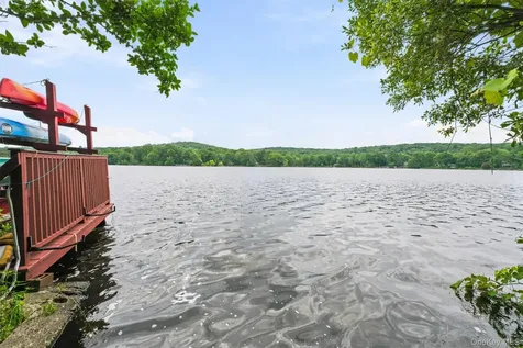 19 Oak Ridge Drive Putnam Valley NY 10579