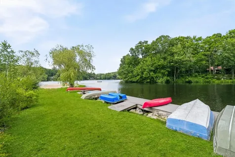 19 Oak Ridge Drive Putnam Valley NY 10579