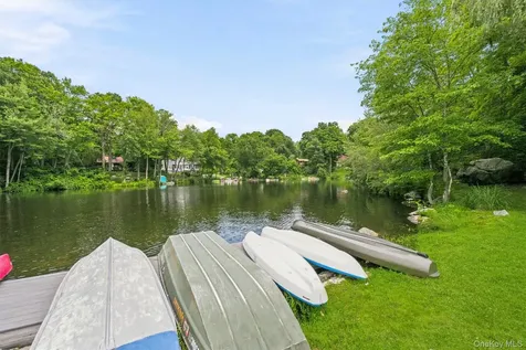 19 Oak Ridge Drive Putnam Valley NY 10579