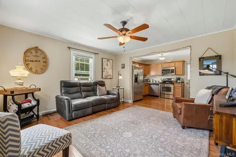 19 Oak Ridge Drive Putnam Valley NY 10579