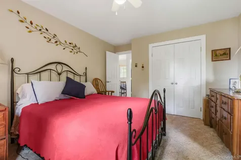19 Oak Ridge Drive Putnam Valley NY 10579