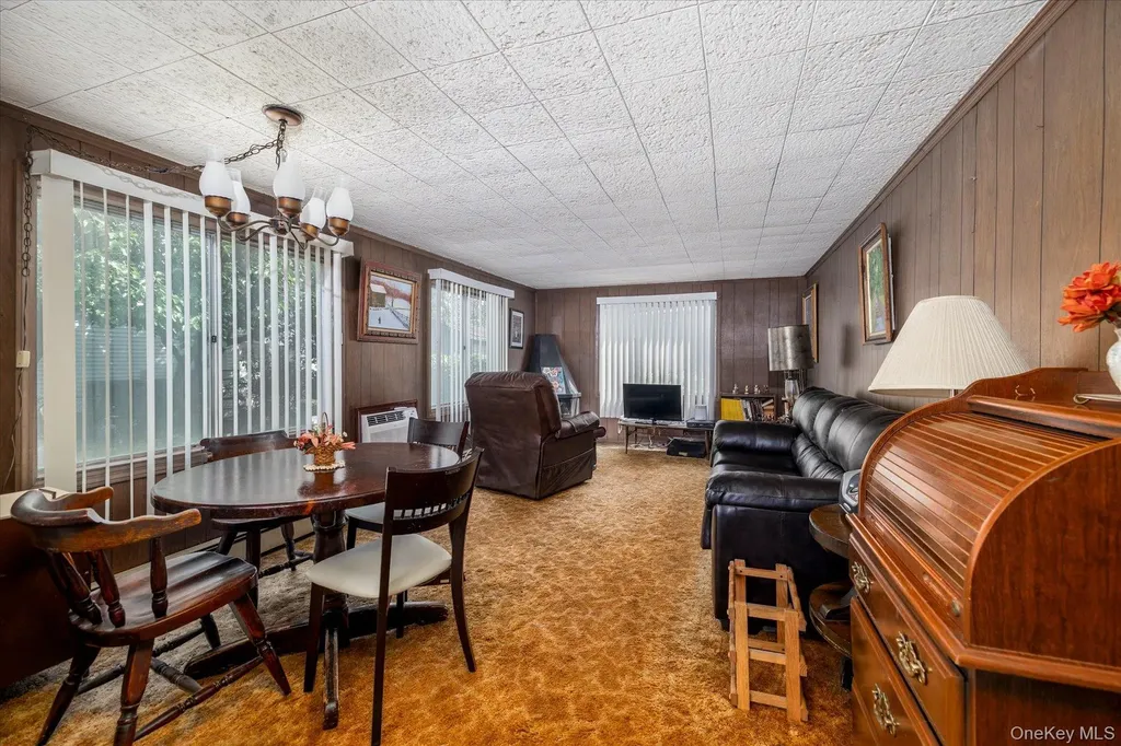 187 Raff Avenue Floral Park NY 11001