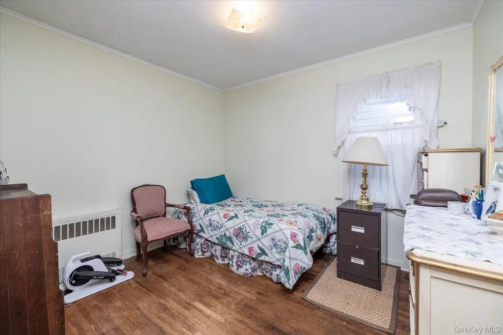 187 Raff Avenue Floral Park NY 11001