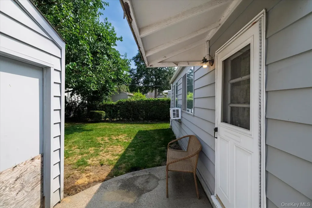 187 Raff Avenue Floral Park NY 11001