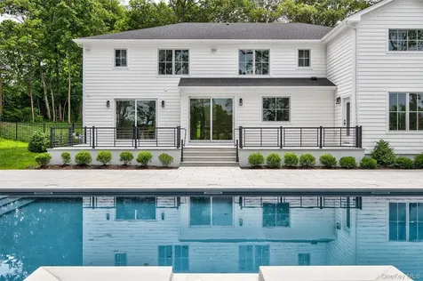 32 Pine Road Syosset NY 11791