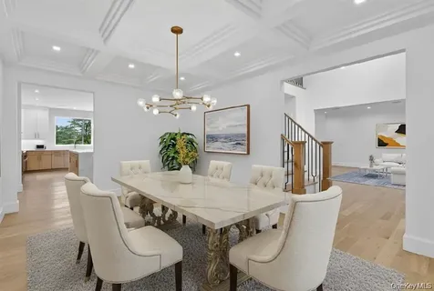 32 Pine Road Syosset NY 11791