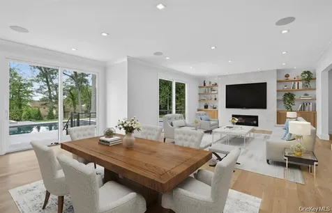 32 Pine Road Syosset NY 11791
