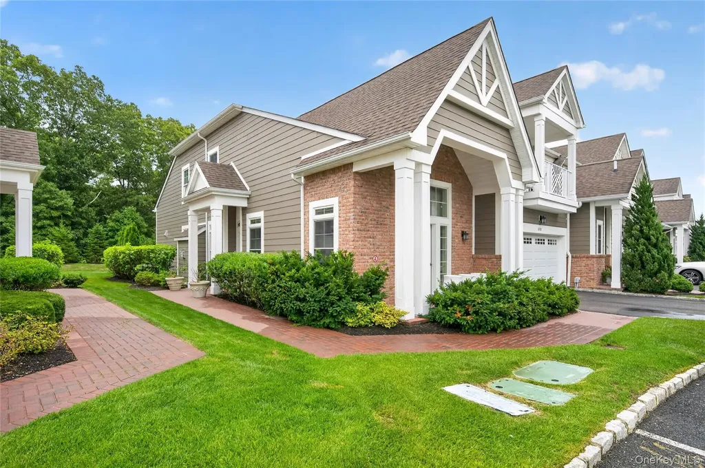67101 Red Cedar Road Plainview NY 11803