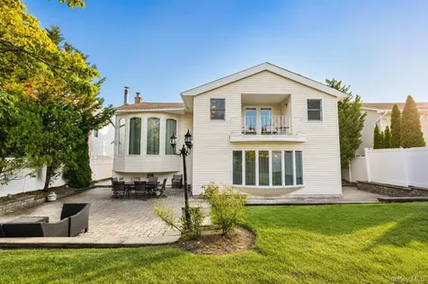 3153 Lee Place Bellmore NY 11710