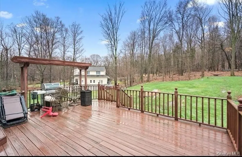 25 Round Hill Road Washingtonville NY 10992