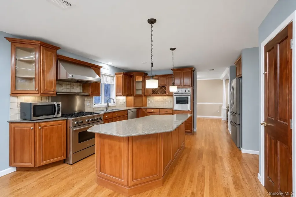 25 Round Hill Road Washingtonville NY 10992