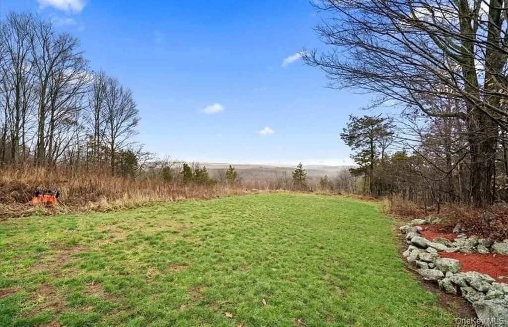 25 Round Hill Road Washingtonville NY 10992