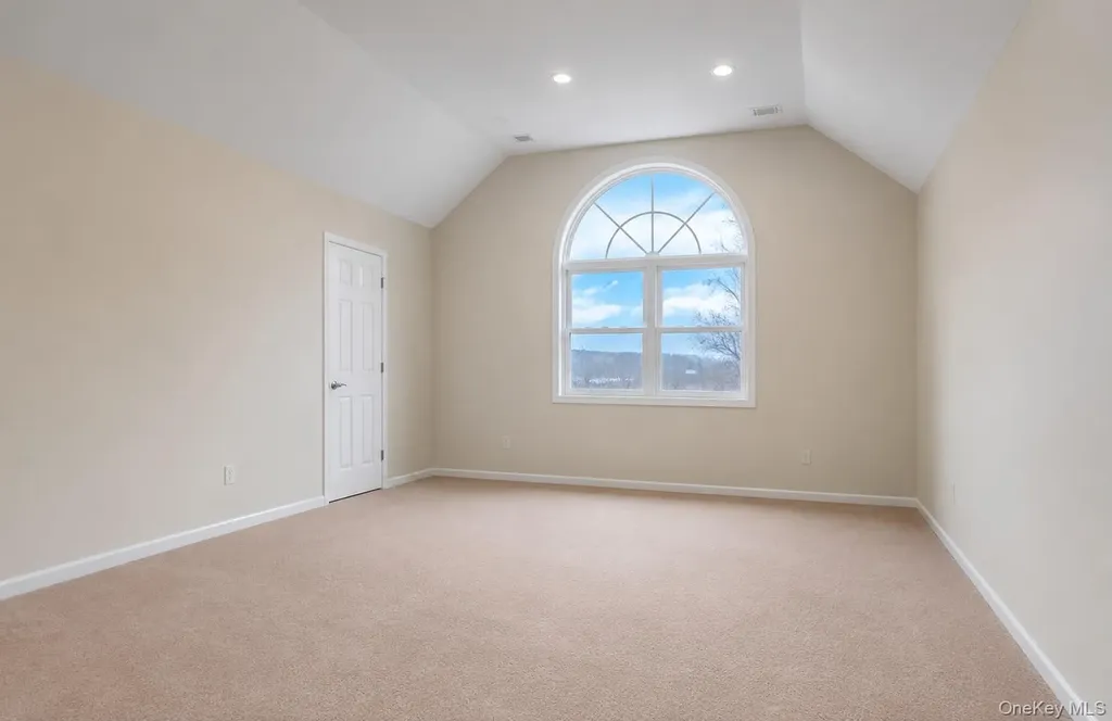 25 Round Hill Road Washingtonville NY 10992