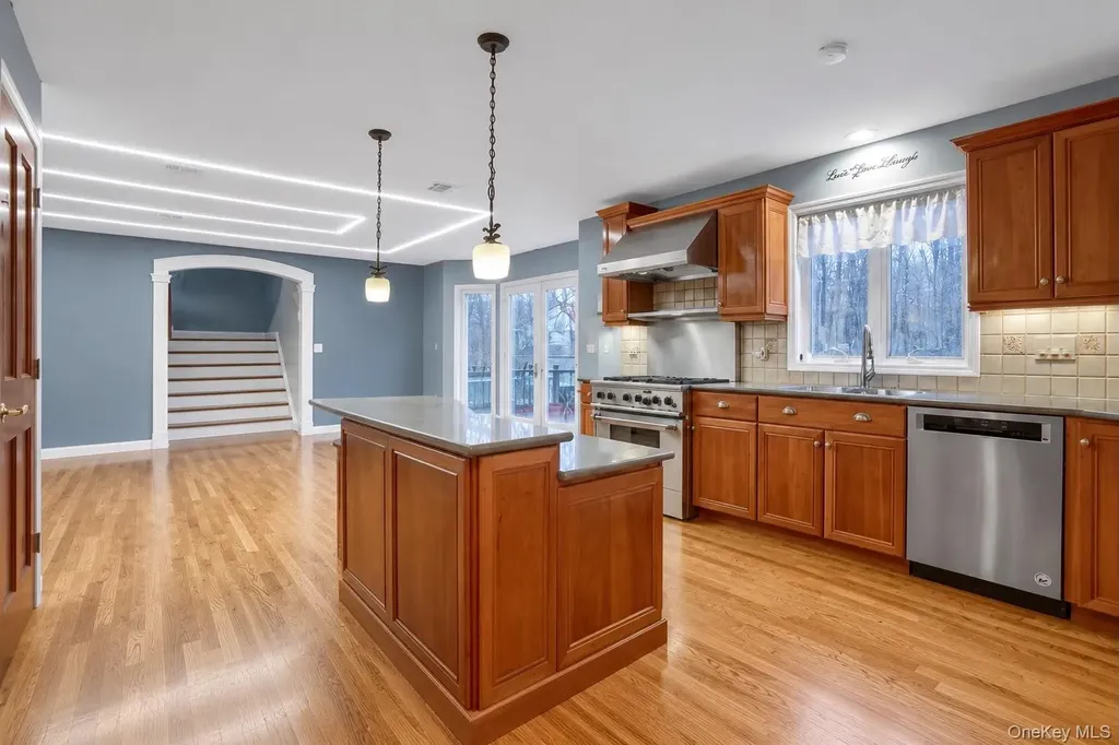 25 Round Hill Road Washingtonville NY 10992