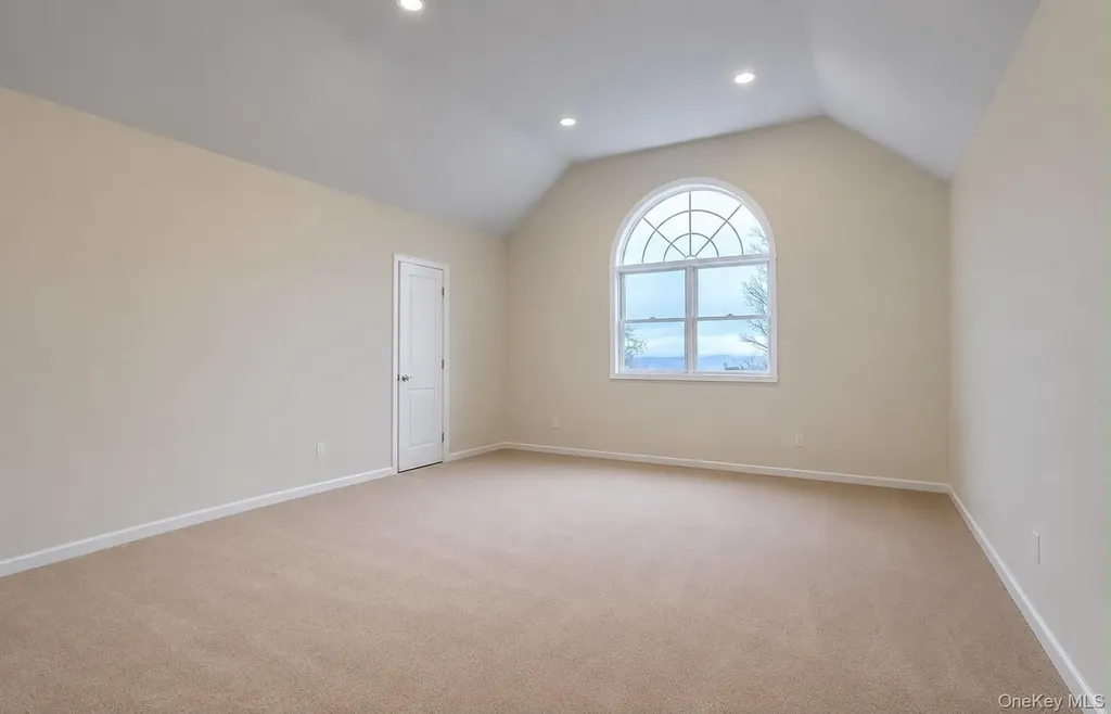 25 Round Hill Road Washingtonville NY 10992