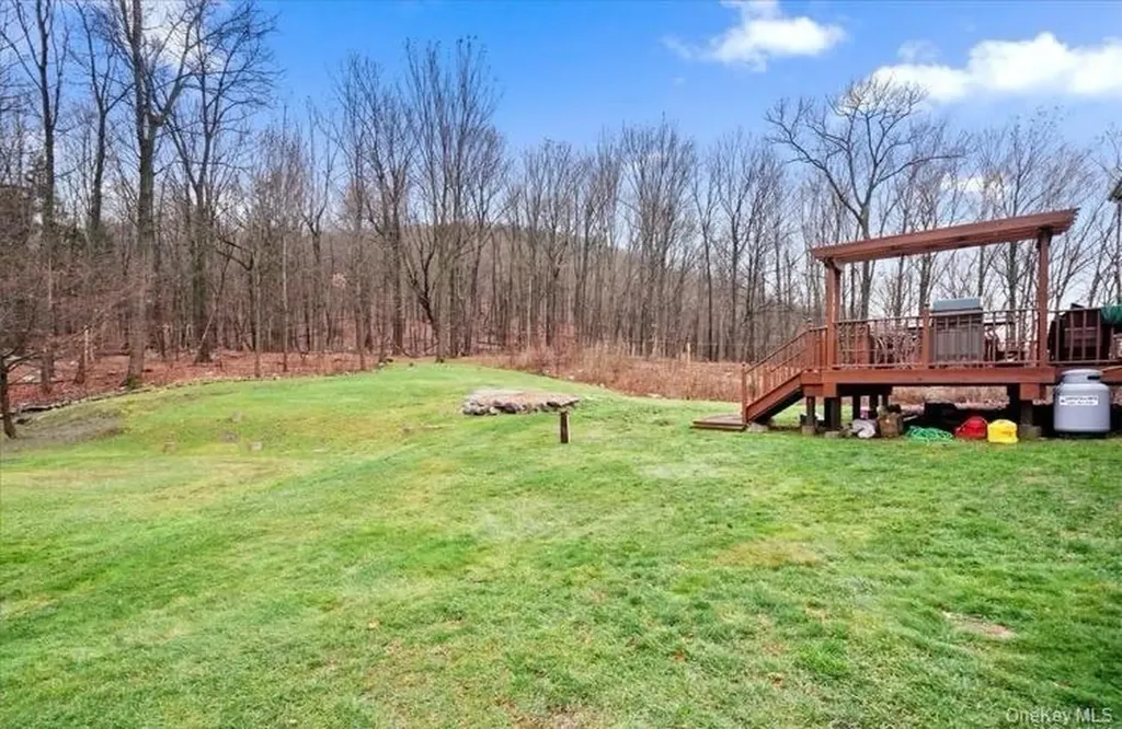25 Round Hill Road Washingtonville NY 10992