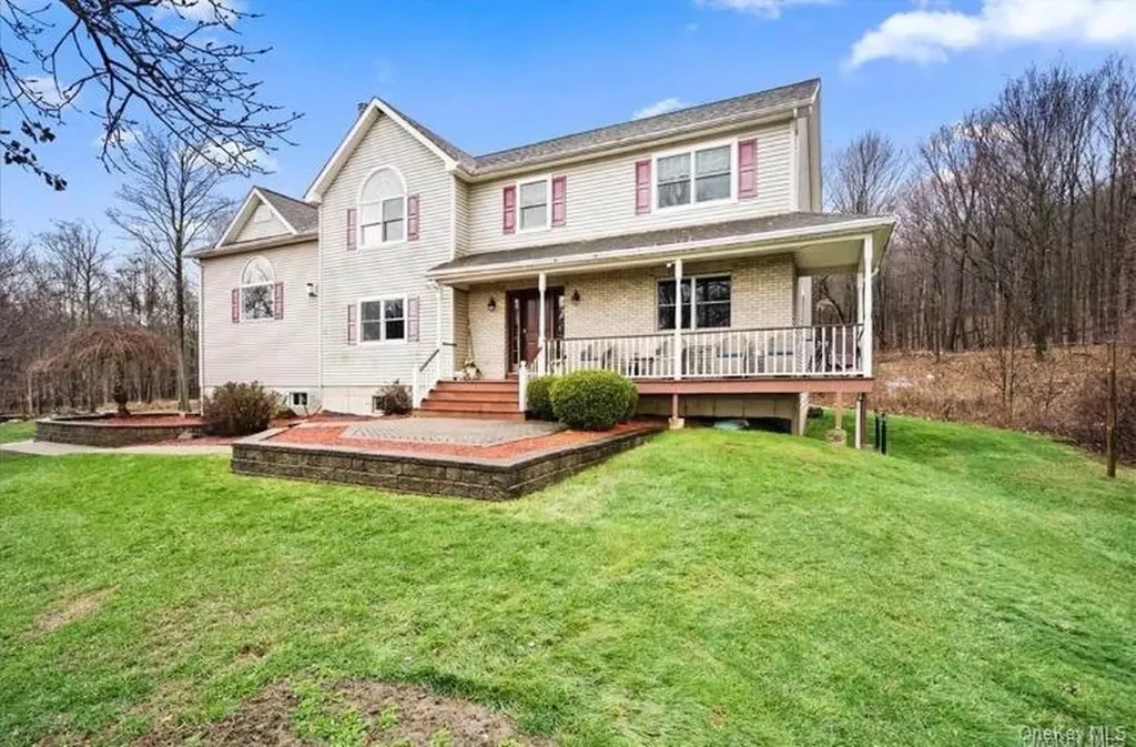 25 Round Hill Road Washingtonville NY 10992