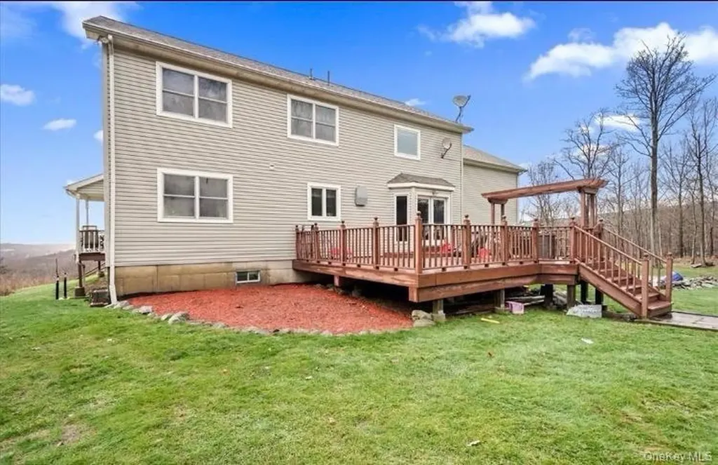 25 Round Hill Road Washingtonville NY 10992