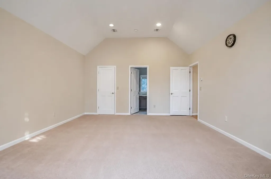 25 Round Hill Road Washingtonville NY 10992