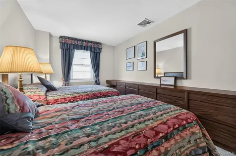 171 Hudson Terrace Yonkers NY 10701
