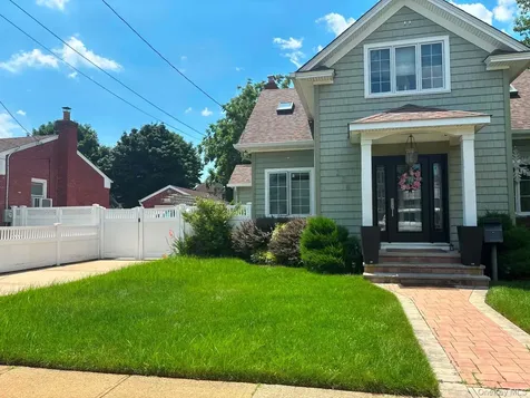 238 Laclede Avenue Uniondale NY 11553
