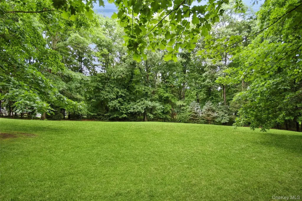 147 Creekside Road Hopewell Junction NY 12533